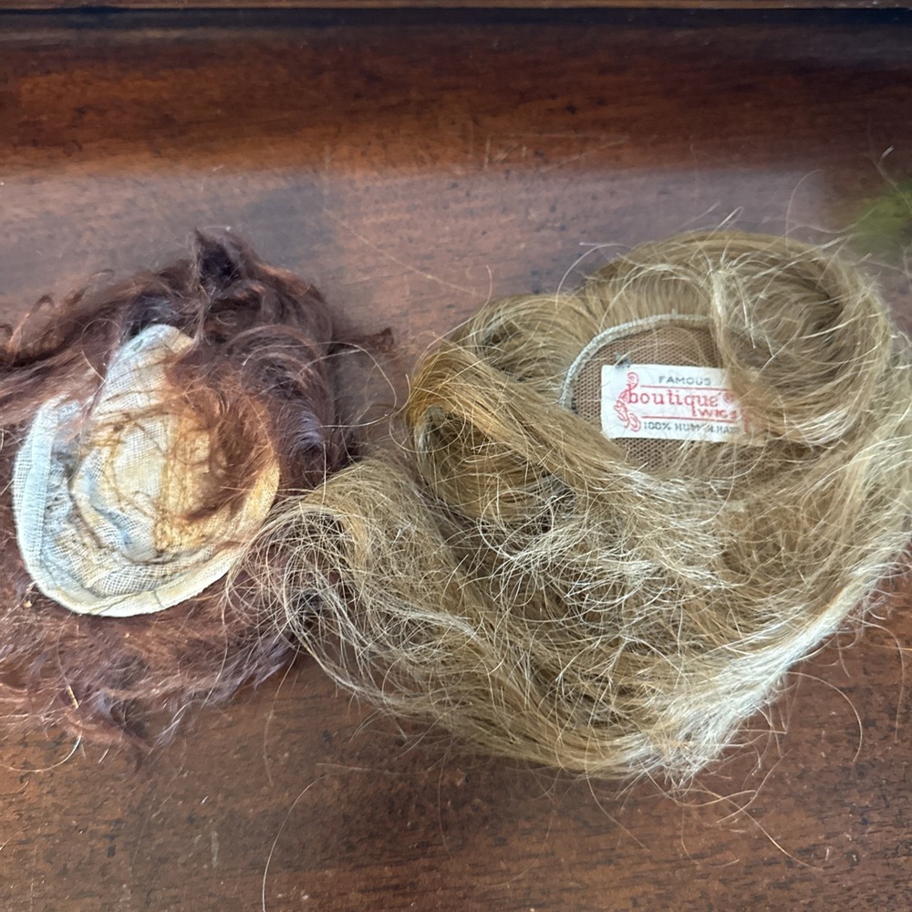 17 Pc. Lot of Various sizes, Color & Brands Doll Wigs Vintage Doll Hair Clips - Picture 13 of 16